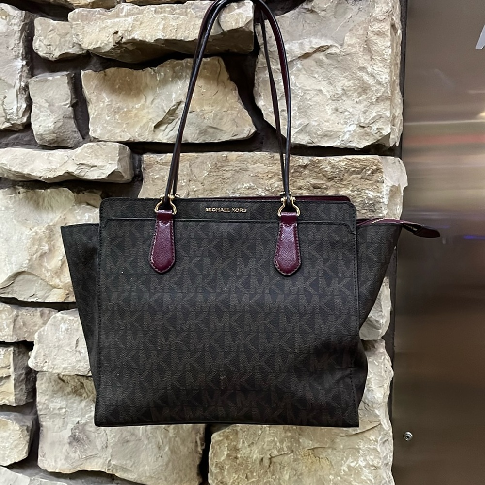 Large NWOT Michael Kors Bag